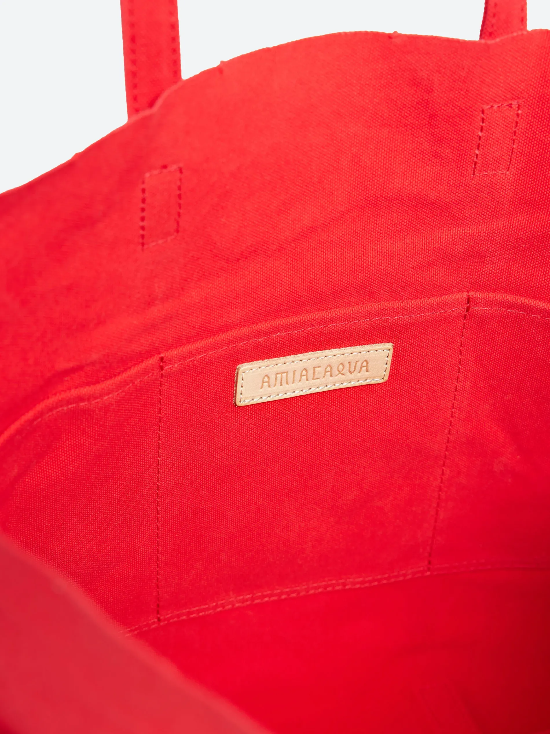 Amiacalva - Medium Washed Canvas Tote in Red