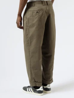 BEAMS PLUS - 2 Pleat Chino in Olive