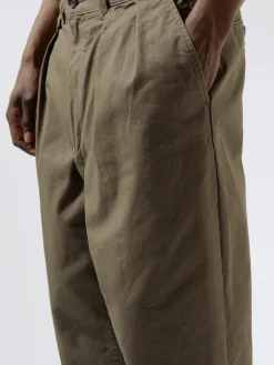 BEAMS PLUS - 2 Pleat Chino in Olive
