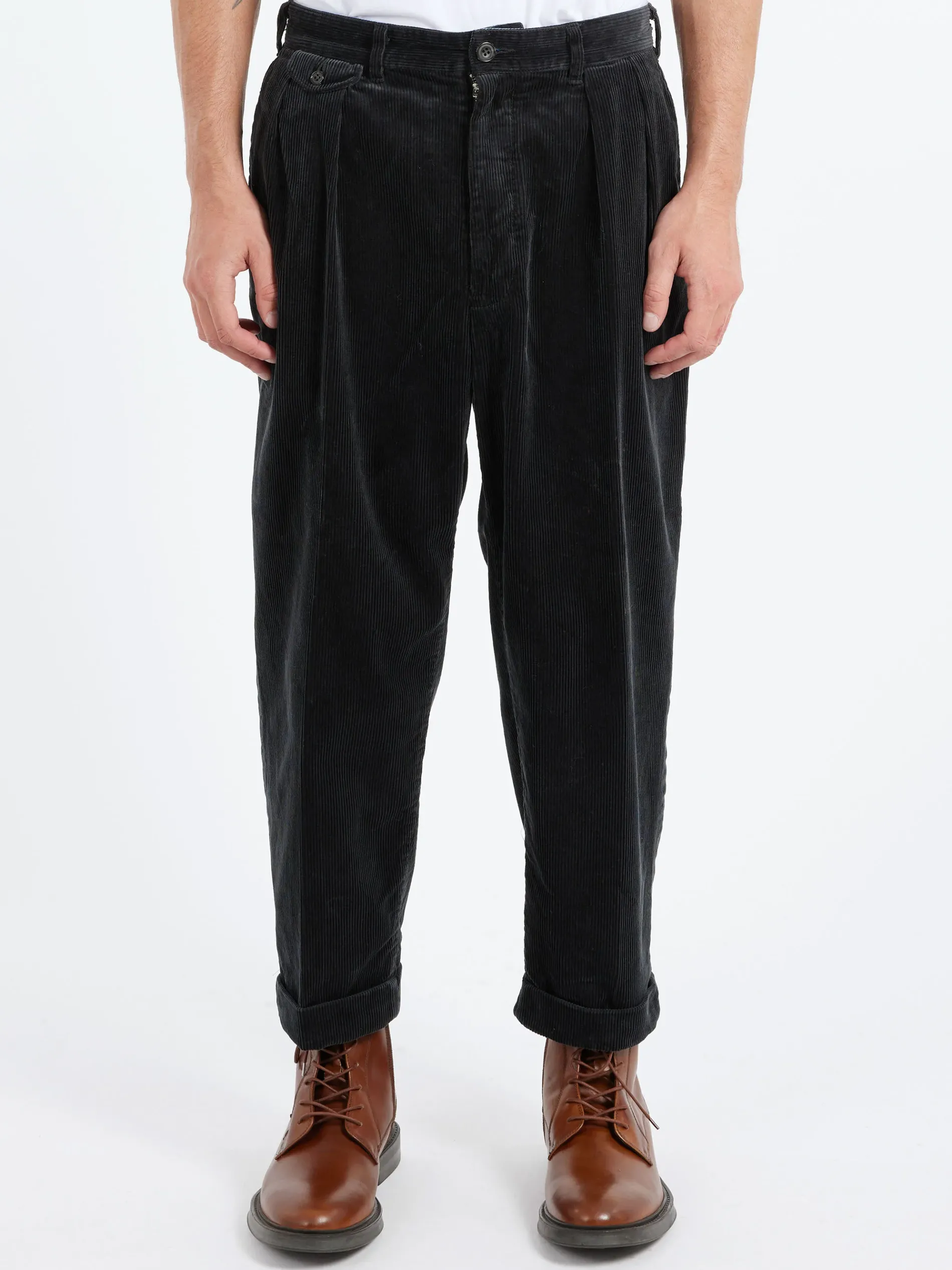 BEAMS PLUS - 2 Pleat Corduroy Pants in Charcoal Grey