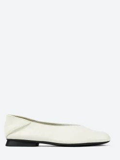 Camper - Casi Myra Ballerina Flats in White