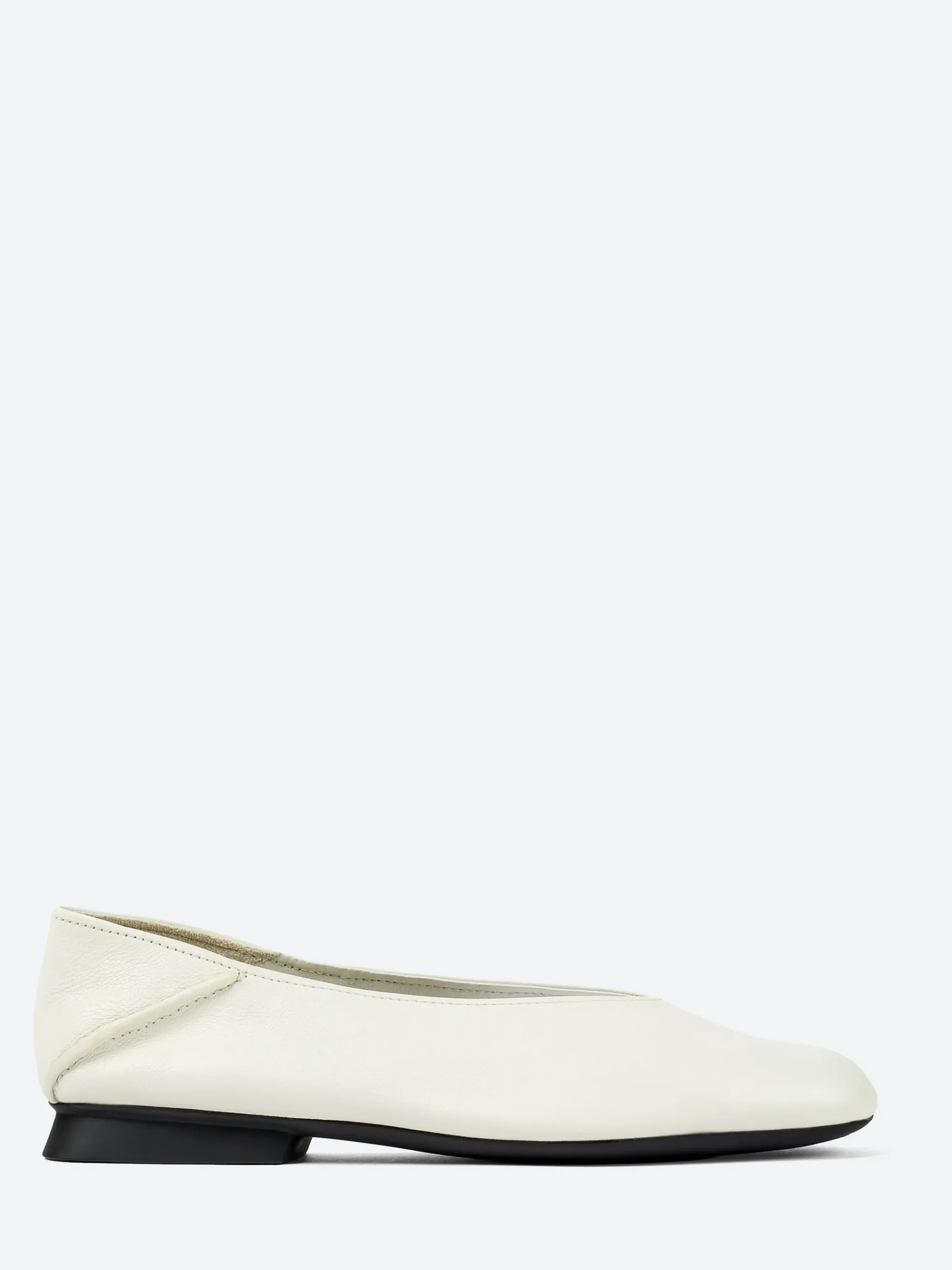 Camper - Casi Myra Ballerina Flats in White