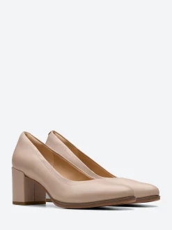 Clarks - Freva55 Court in Sand Leather