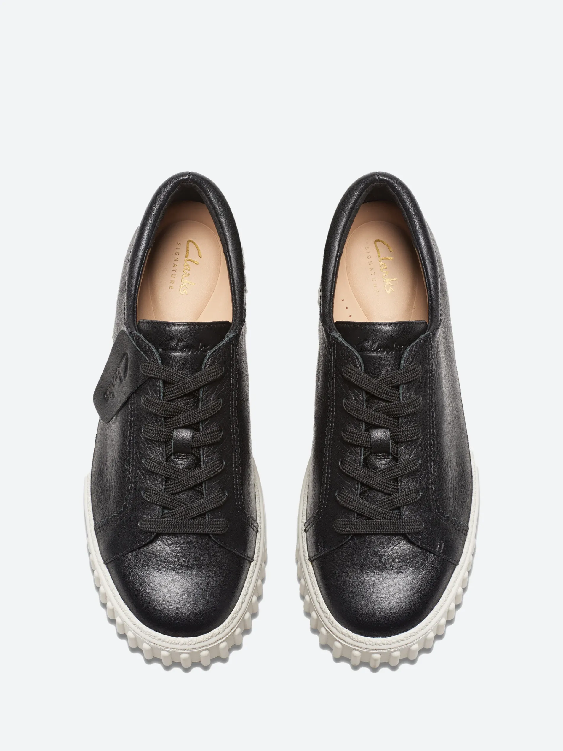 Clarks - Mayhill Walk in Black