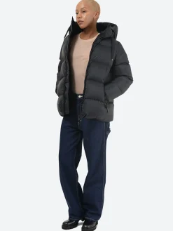 Kanuk - Molly in Black