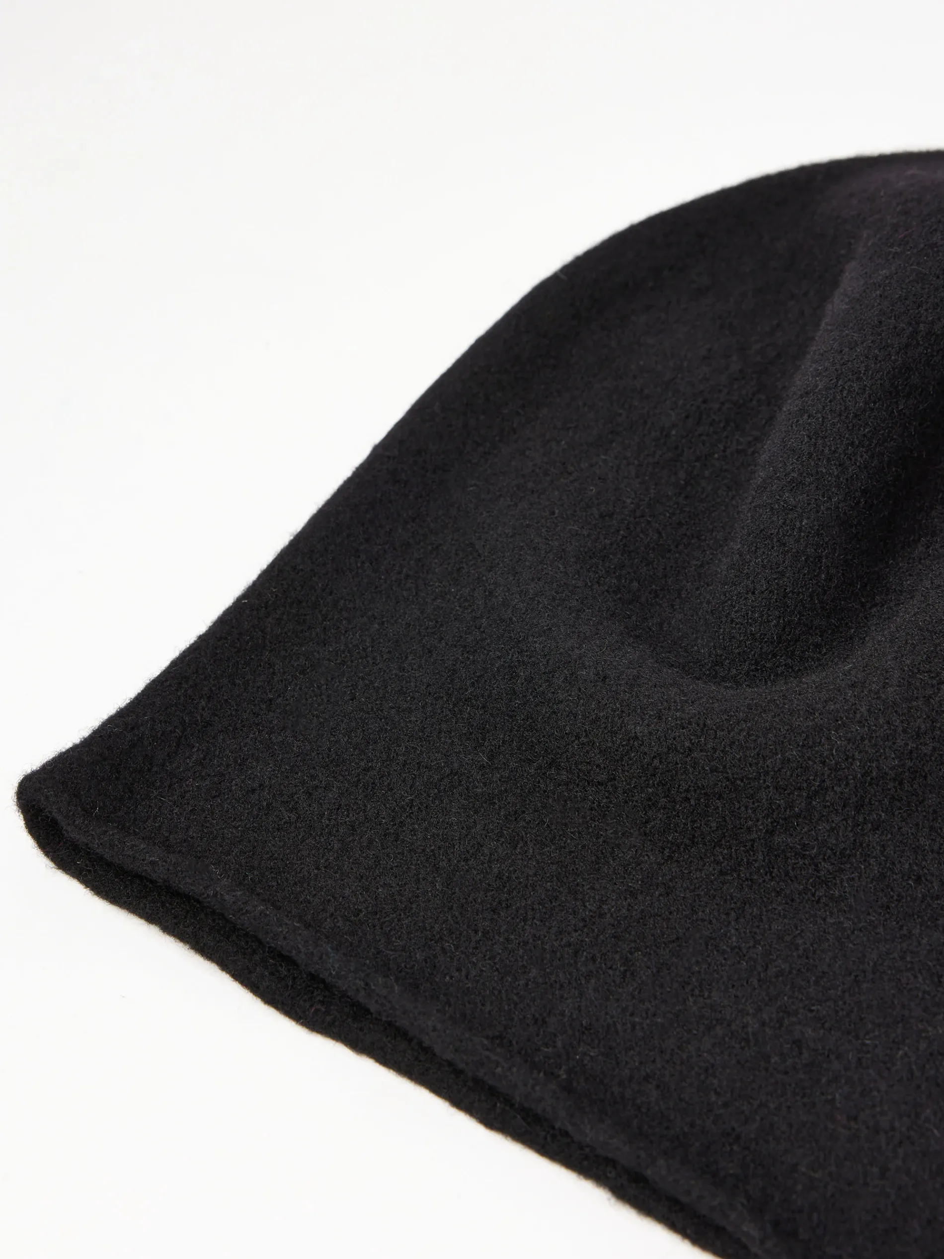 Kopka Accessories - Wool Roll Up Beret in Black and White