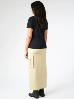 Merz b. Schwanen - Women's Classic T-Shirt in Deep Black