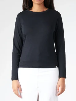 Merz b. Schwanen - Women's Relaxed Longsleeve T-Shirt in Deep Black