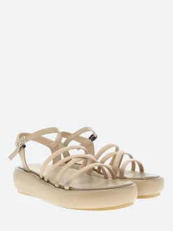 Open Closed - Barbara 01 in Compact Doe