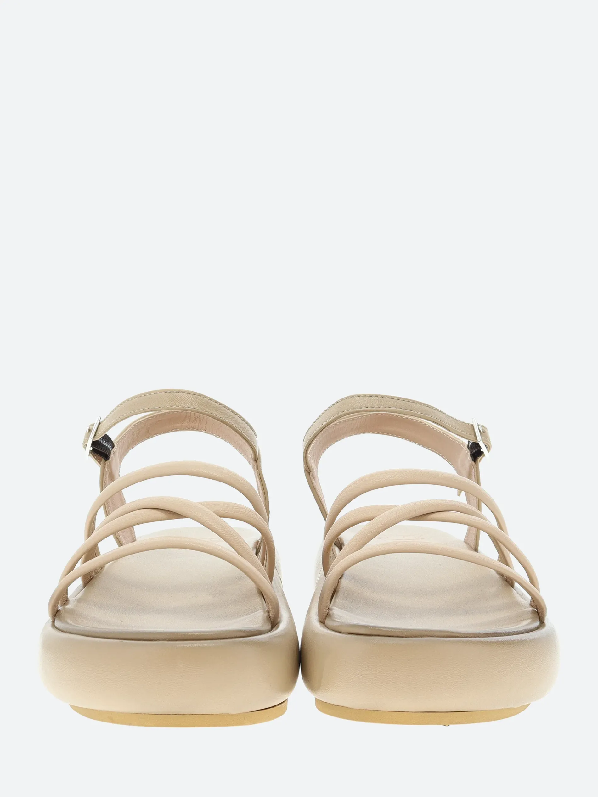 Open Closed - Barbara 01 in Compact Doe