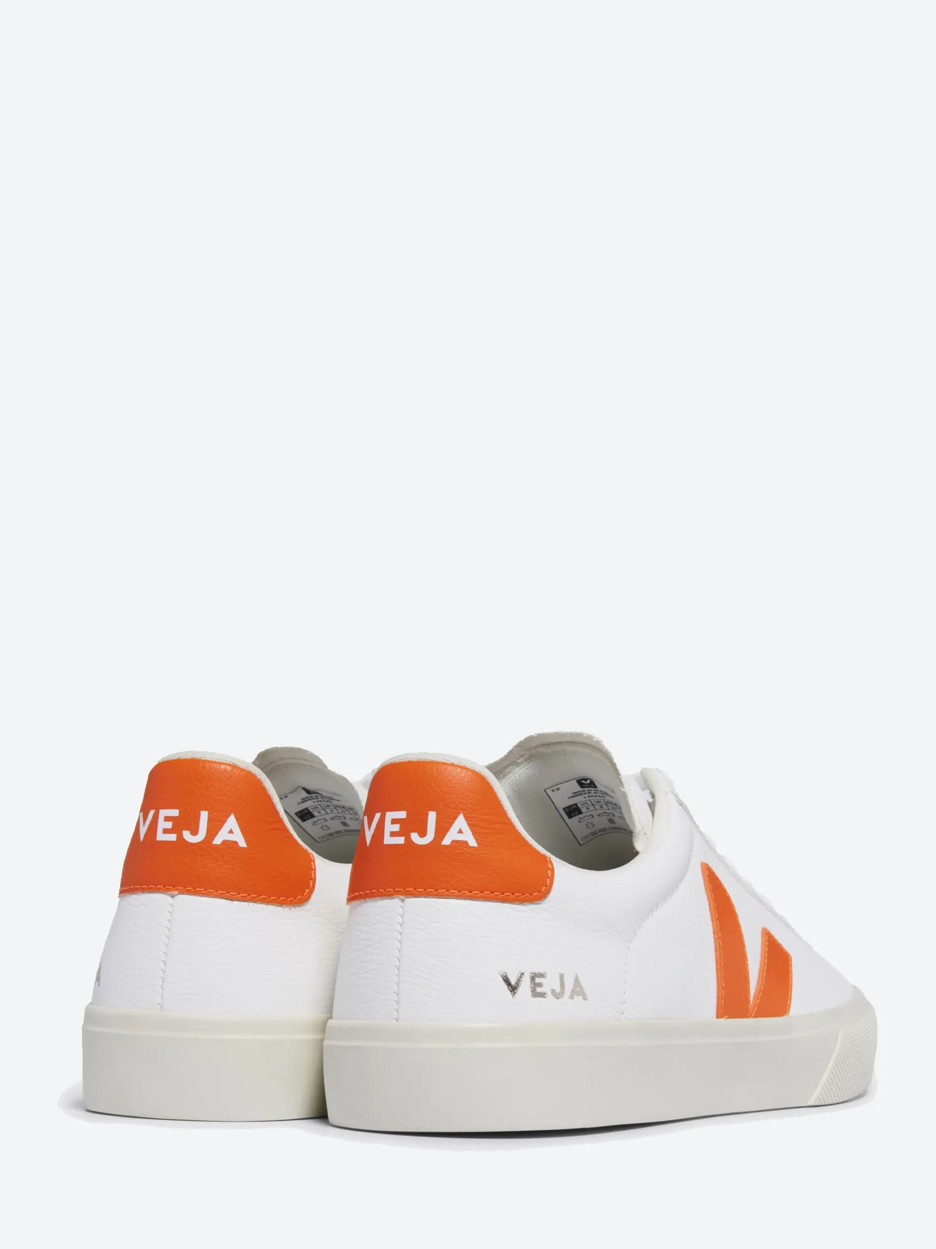 Veja - Campo ChromeFree Leather in White and Fury