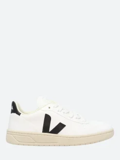 Veja - V-10 CWL in White and Black