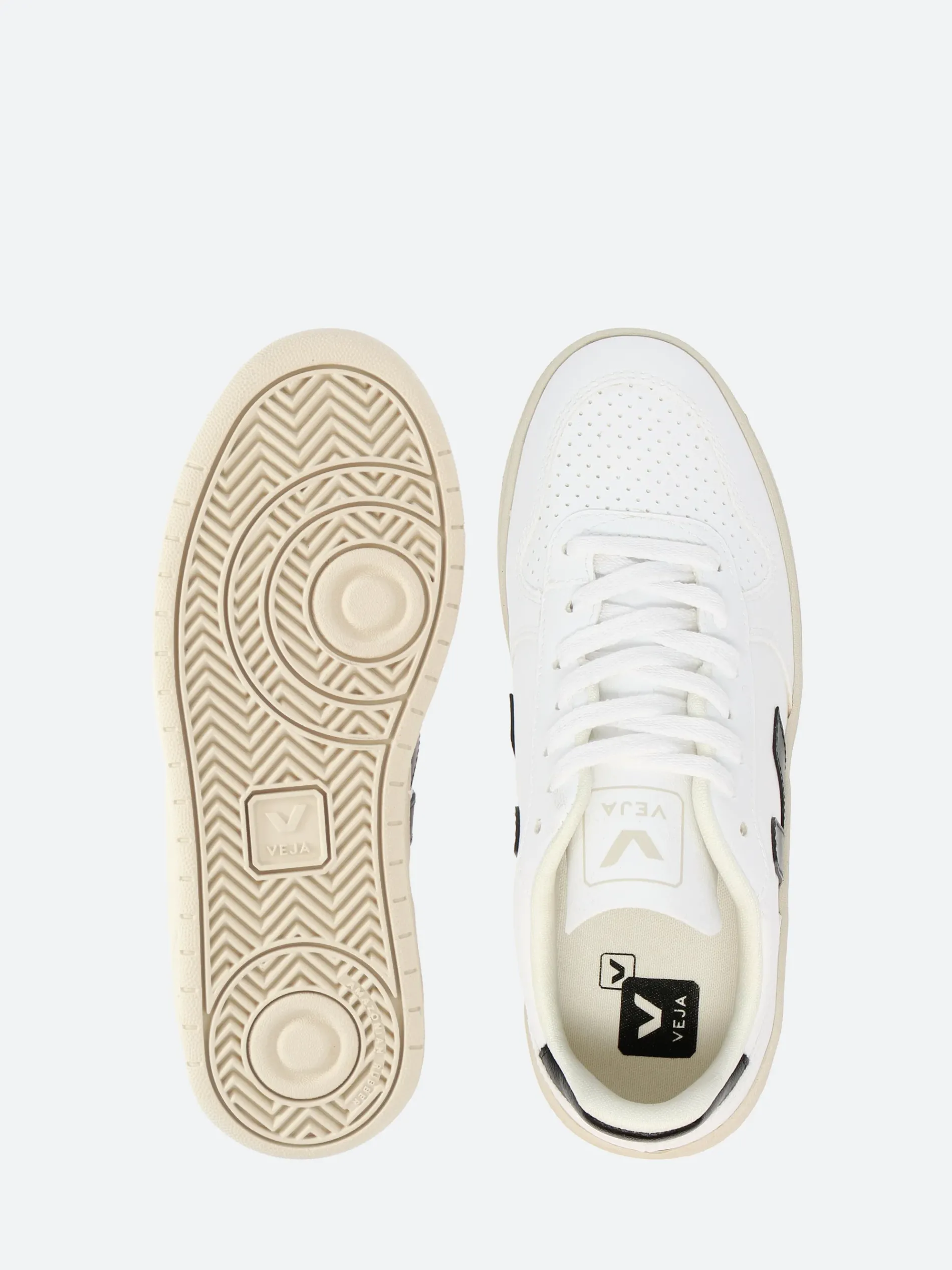 Veja - V-10 CWL in White and Black