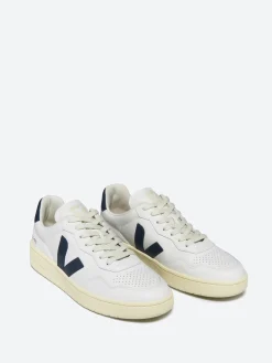 Veja - V-90 in White/Nautico