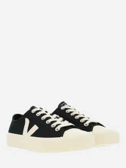 Veja - Wata II Low in Black and Pierre