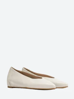 Wonders - Ballet Flat in Off White Sauvage